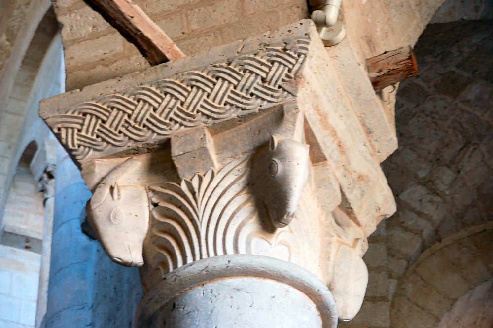 Capitelli
