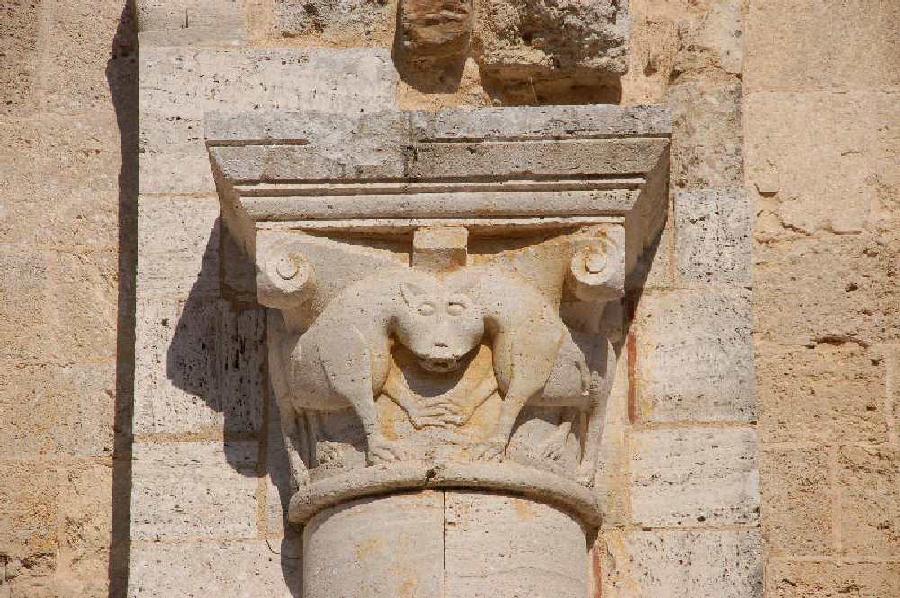 Ingresso all'abbazia Sant'Antimo
