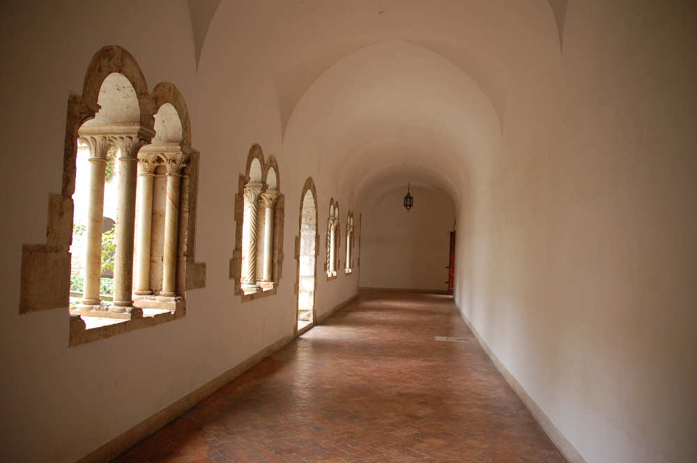 Abbazia di Casamari - il Chiostro