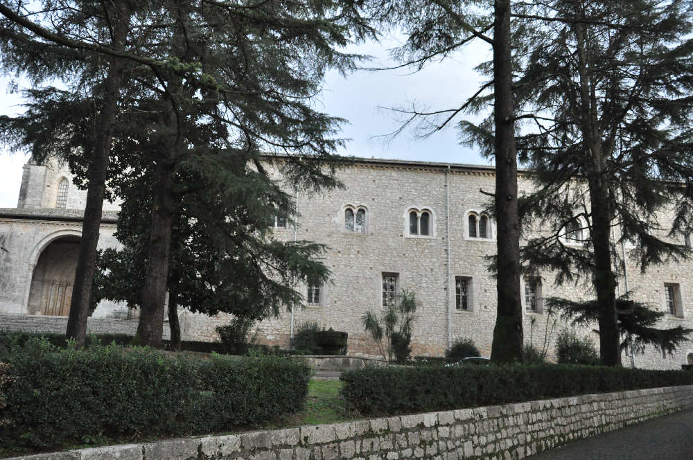 Abbazia di Casamari - ingresso chiostro