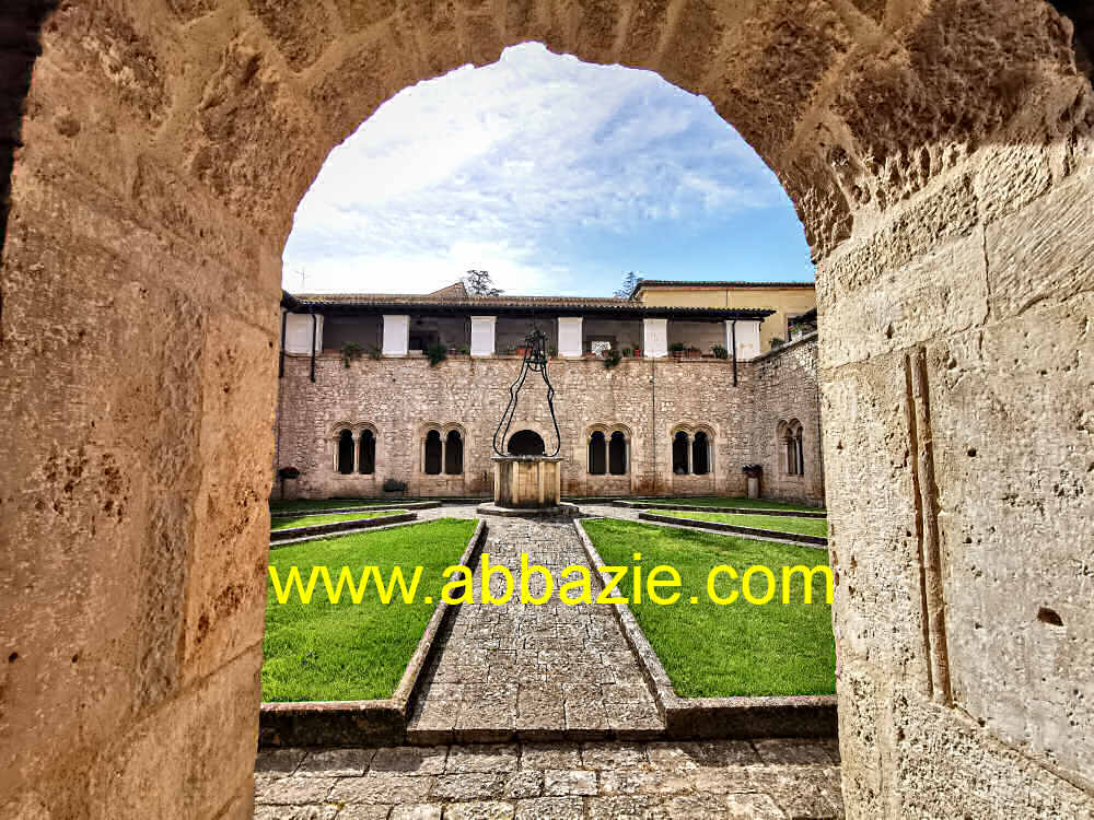 il Chiostro Abbazia di Casamari