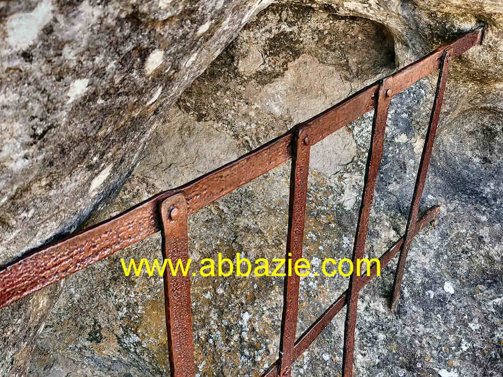 la roccia modellata sul corpo di San Francesco
