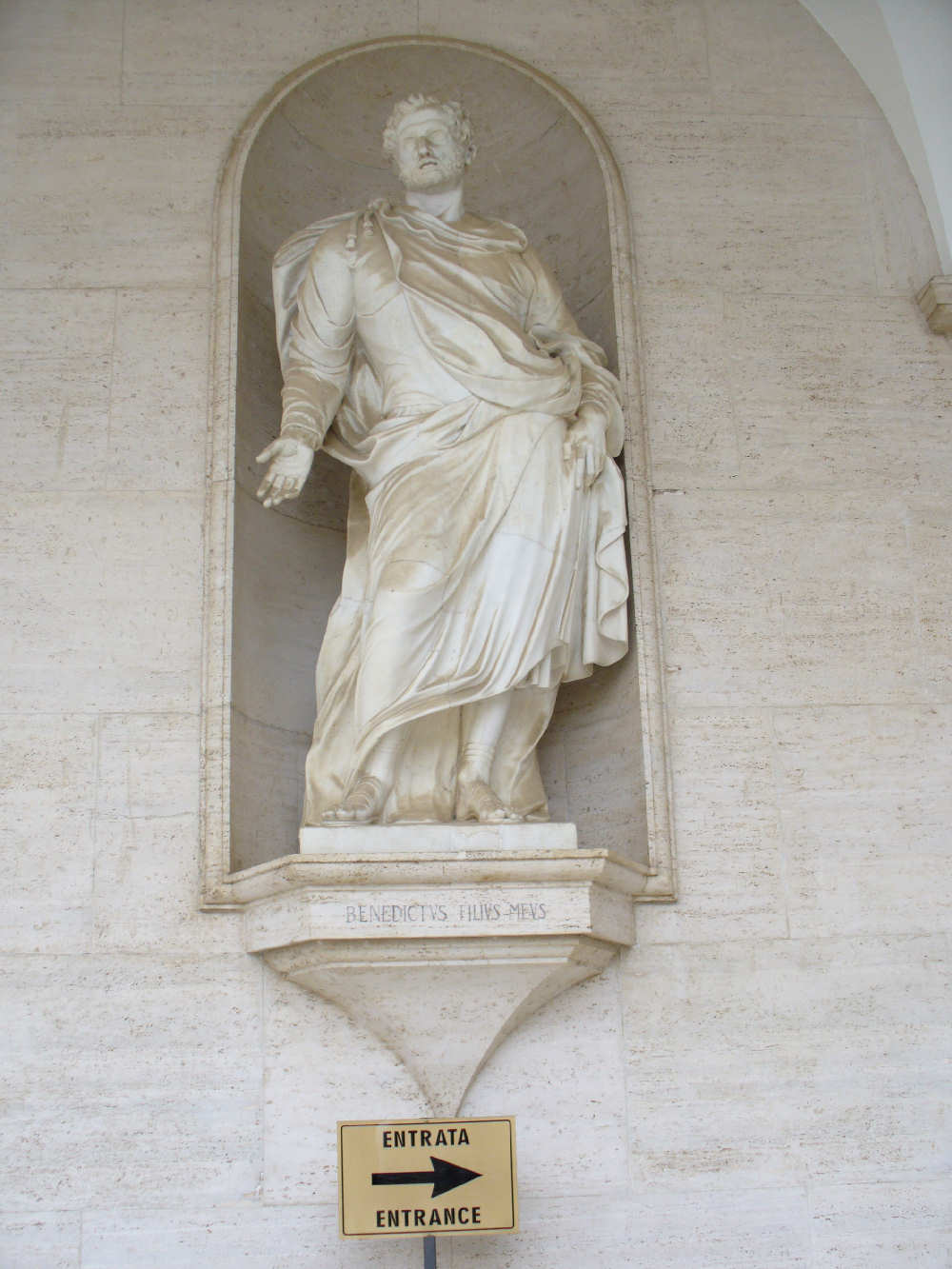 Chiostro dei benefattori